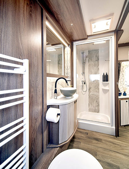 Lusso Bathroom Features